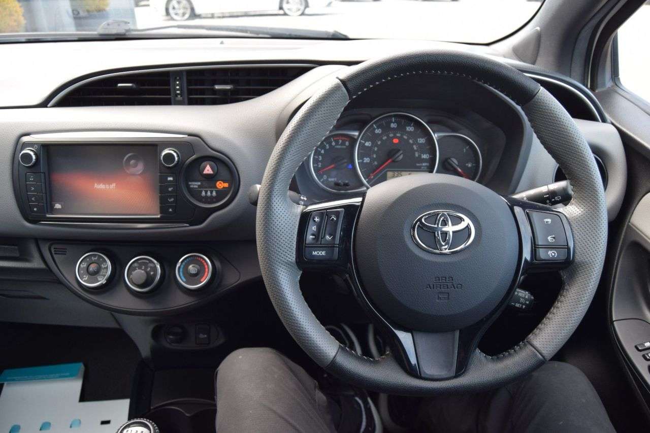 2016 TOYOTA YARIS 2016 TOYOTA YARIS