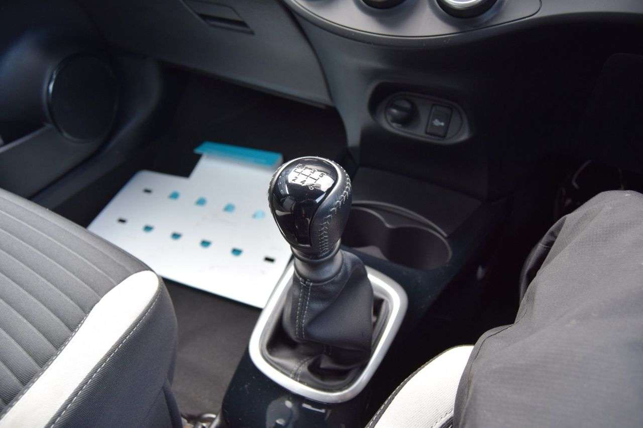 2016 TOYOTA YARIS 2016 TOYOTA YARIS