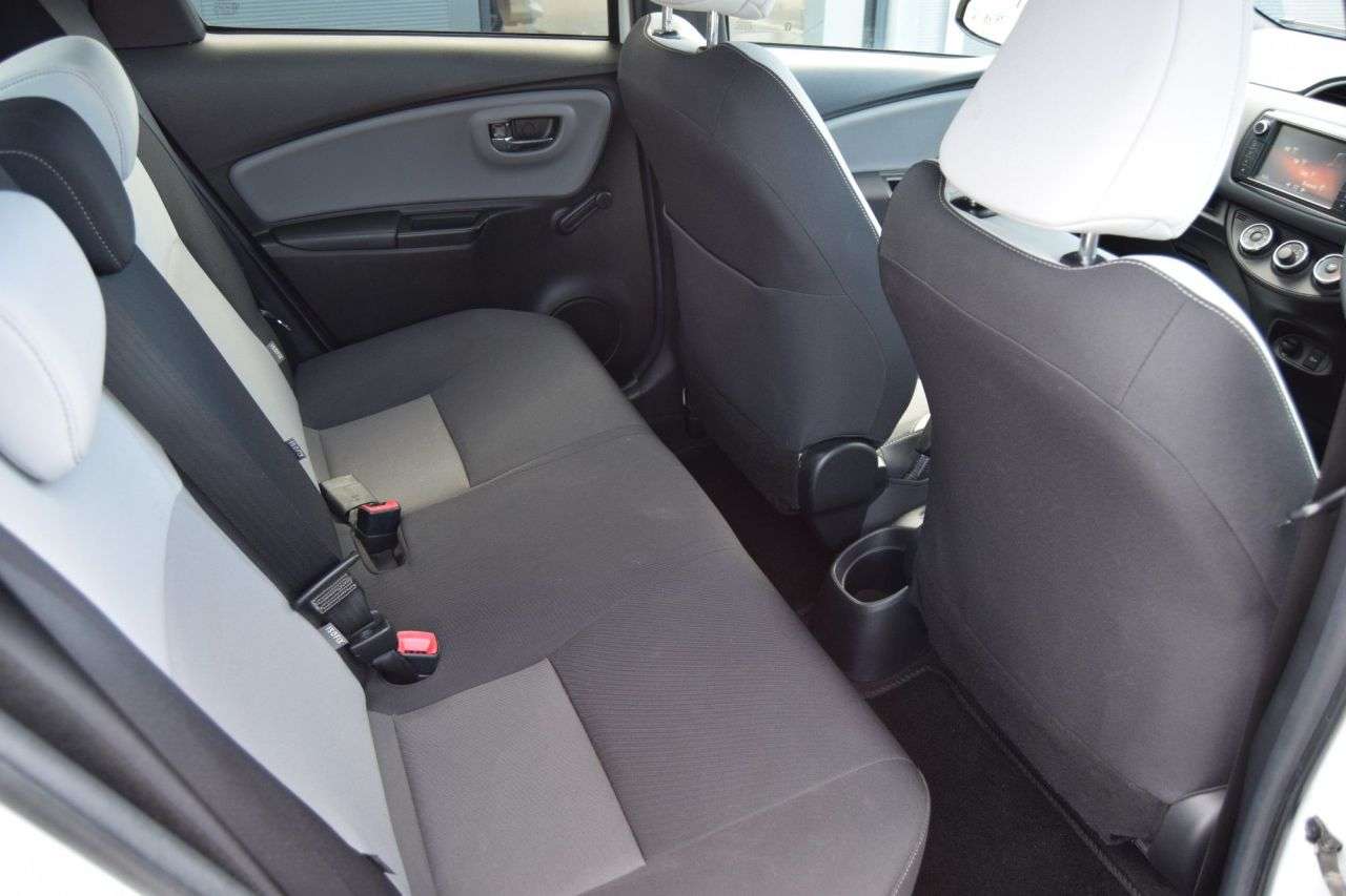2016 TOYOTA YARIS 2016 TOYOTA YARIS