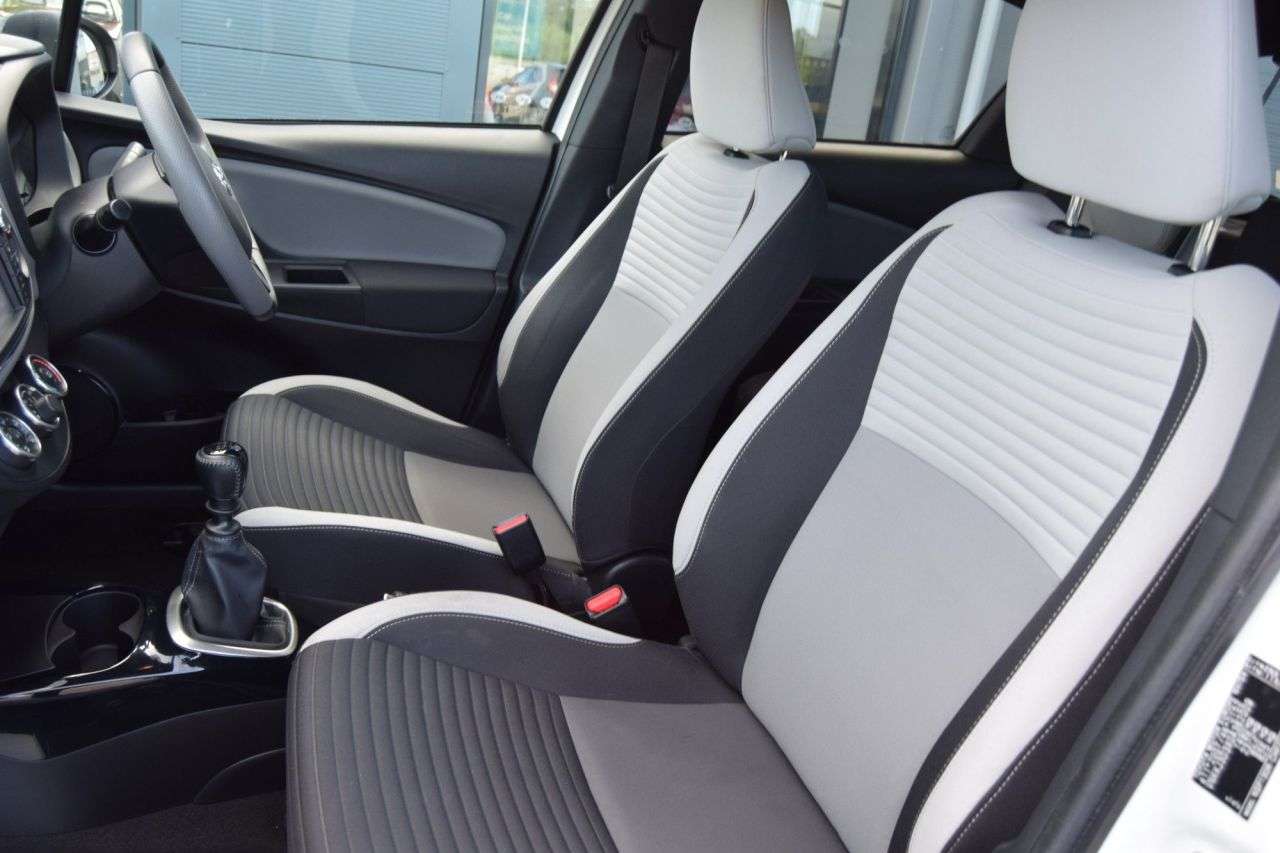 2016 TOYOTA YARIS 2016 TOYOTA YARIS