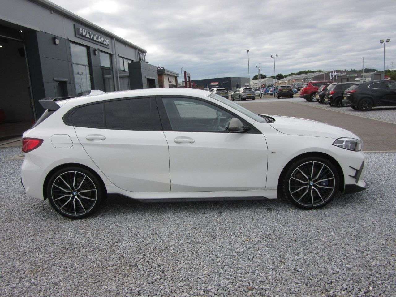 A 2023 BMW 1 SERIES 2.0 M135i Hatchback 5dr Petrol Auto xDrive Euro 6 (s/s) (306 ps) A 2023 BMW 1 SERIES 2.0 M135i Hatchback 5dr Petrol Auto xDrive Euro 6 (s/s) (306 ps)