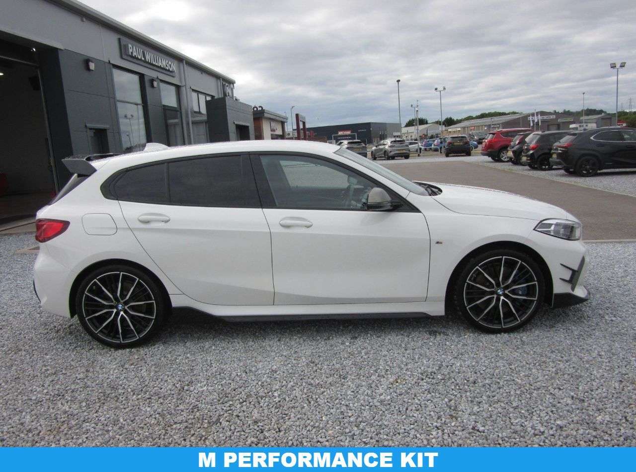 A 2023 BMW 1 SERIES 2.0 M135i Hatchback 5dr Petrol Auto xDrive Euro 6 (s/s) (306 ps) A 2023 BMW 1 SERIES 2.0 M135i Hatchback 5dr Petrol Auto xDrive Euro 6 (s/s) (306 ps)