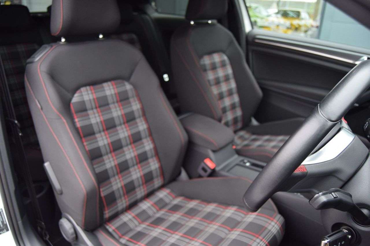 2017 VOLKSWAGEN GOLF 2017 VOLKSWAGEN GOLF