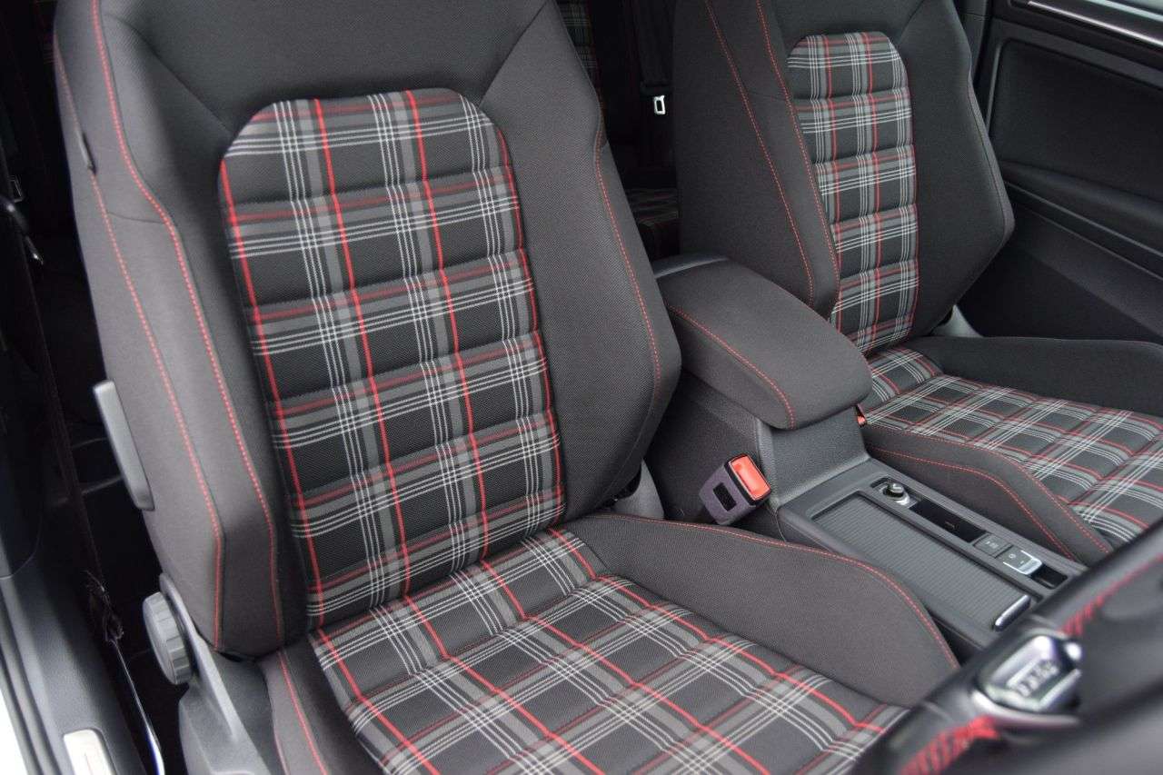 2017 VOLKSWAGEN GOLF 2017 VOLKSWAGEN GOLF