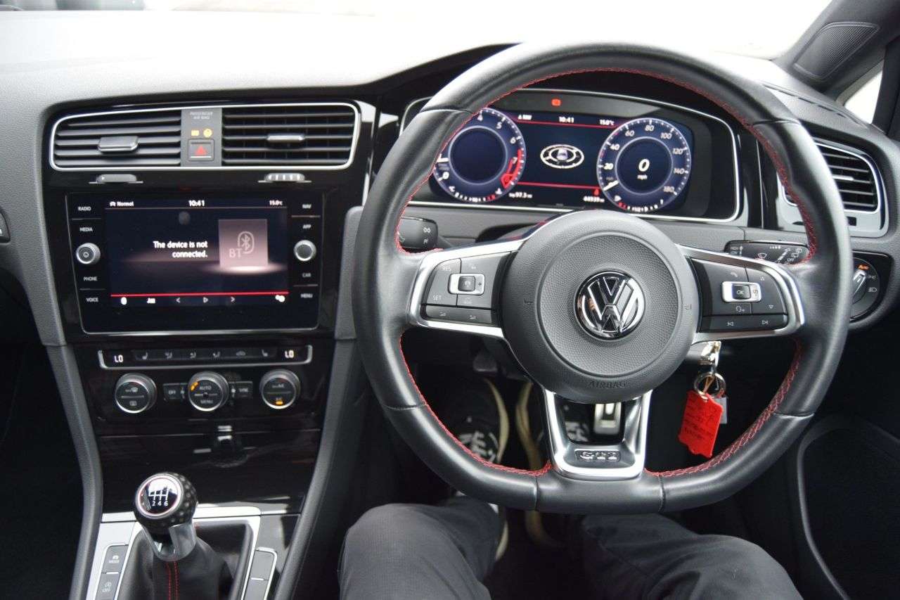 2017 VOLKSWAGEN GOLF 2017 VOLKSWAGEN GOLF