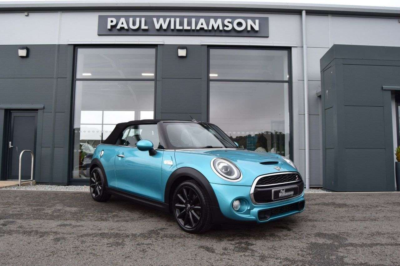 A 2018 MINI CONVERTIBLE 2.0 Cooper S Convertible 2dr Petrol Manual Euro 6 (s/s) (192 ps) A 2018 MINI CONVERTIBLE 2.0 Cooper S Convertible 2dr Petrol Manual Euro 6 (s/s) (192 ps)