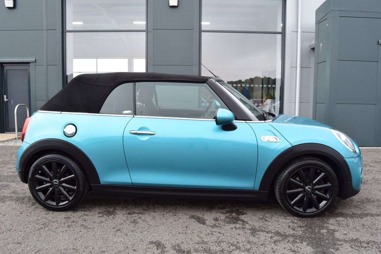 2018 MINI CONVERTIBLE 2018 MINI CONVERTIBLE