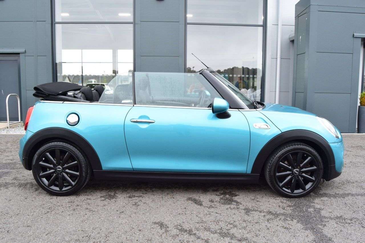 2018 MINI CONVERTIBLE 2018 MINI CONVERTIBLE