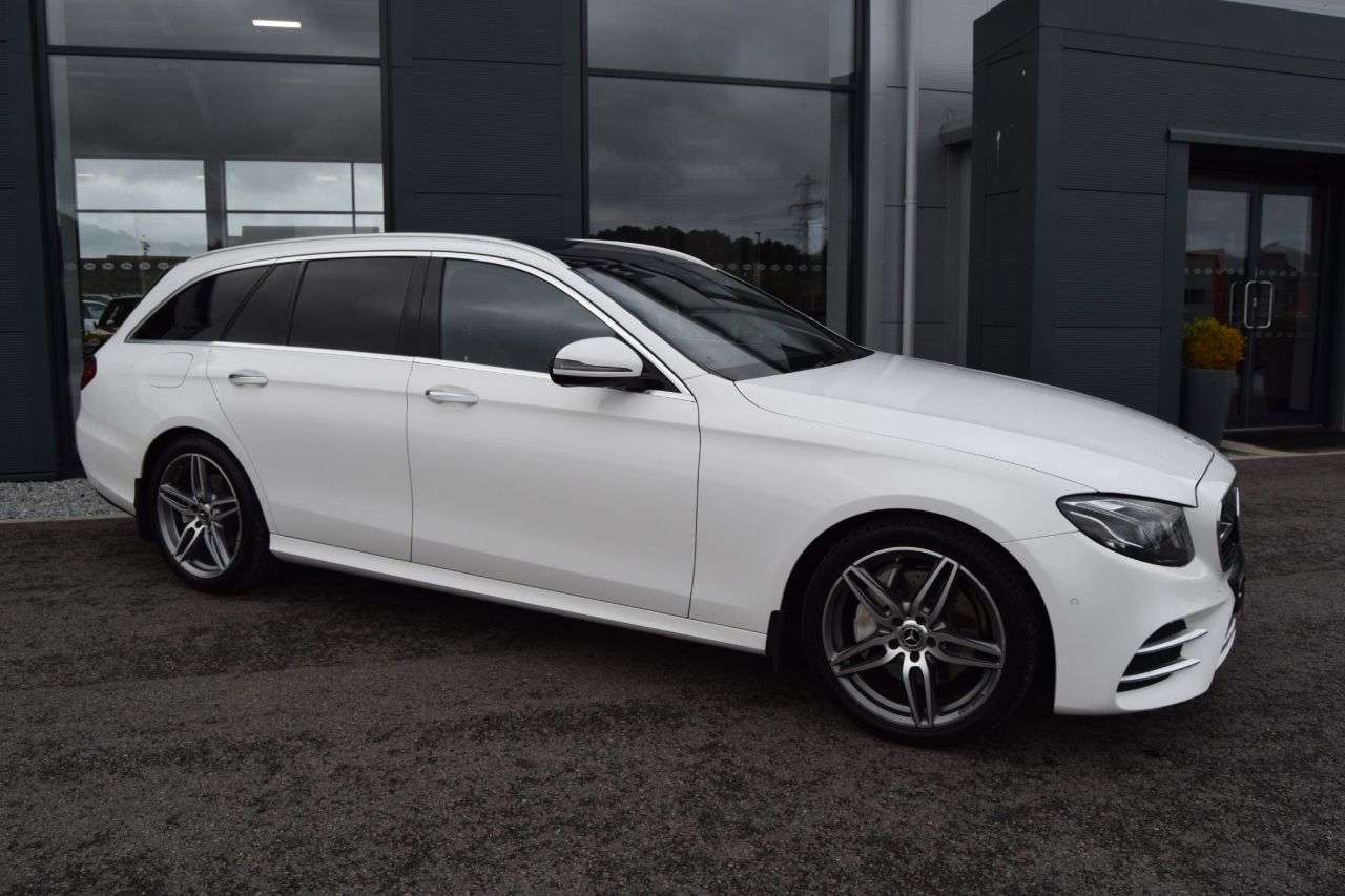 A 2019 MERCEDES-BENZ E CLASS 3.0 E350d V6 AMG Line (Premium Plus) Estate 5dr Diesel G-Tronic+ Euro 6 (s/ A 2019 MERCEDES-BENZ E CLASS 3.0 E350d V6 AMG Line (Premium Plus) Estate 5dr Diesel G-Tronic+ Euro 6 (s/