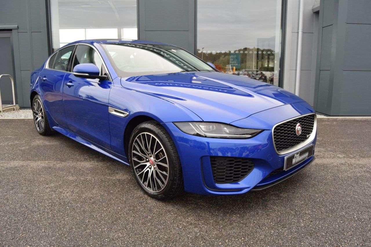 A 2019 JAGUAR XE R-DYNAMIC S A 2019 JAGUAR XE R-DYNAMIC S