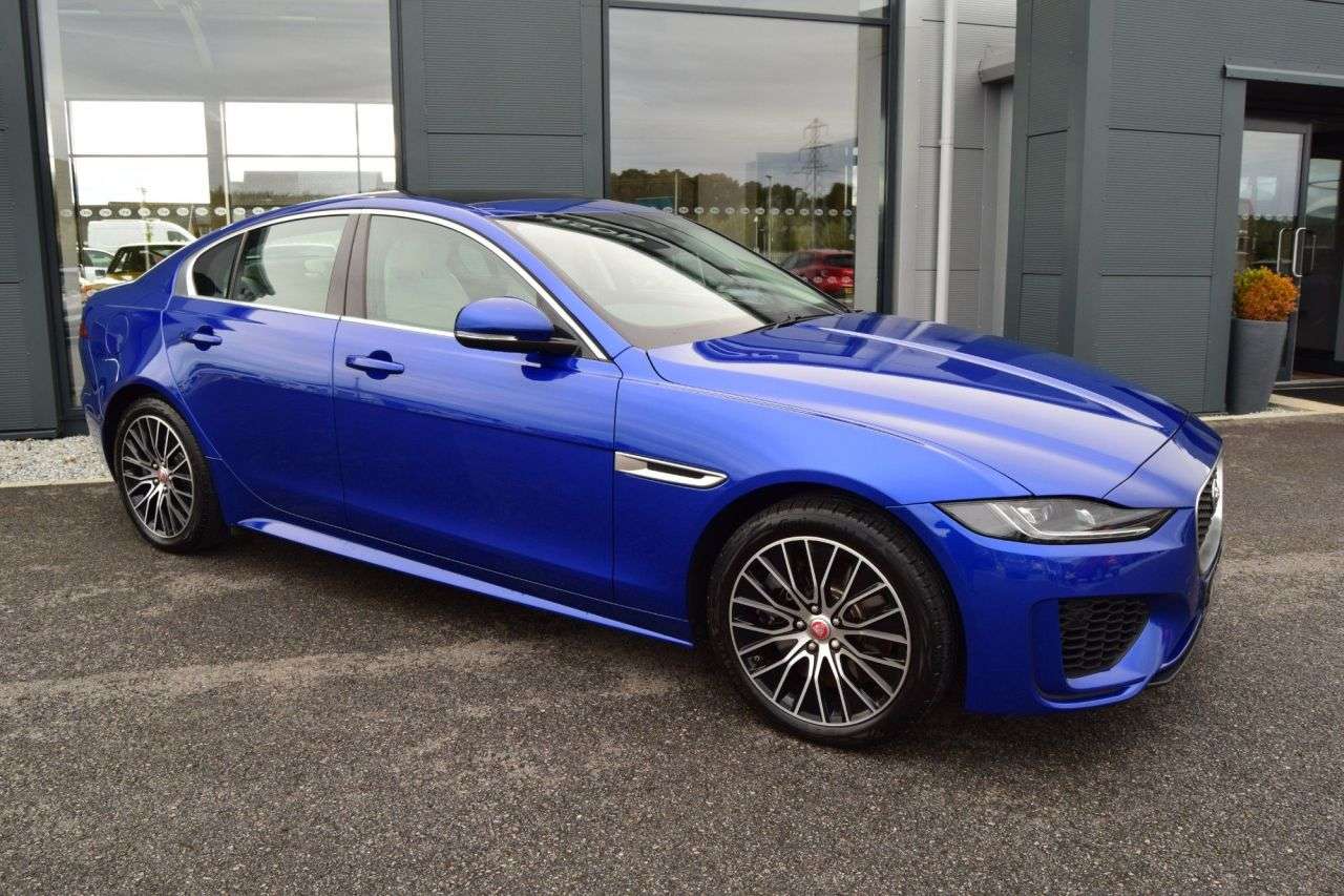 A 2019 JAGUAR XE R-DYNAMIC S A 2019 JAGUAR XE R-DYNAMIC S