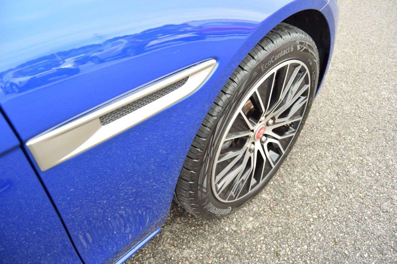 2019 JAGUAR XE 2019 JAGUAR XE
