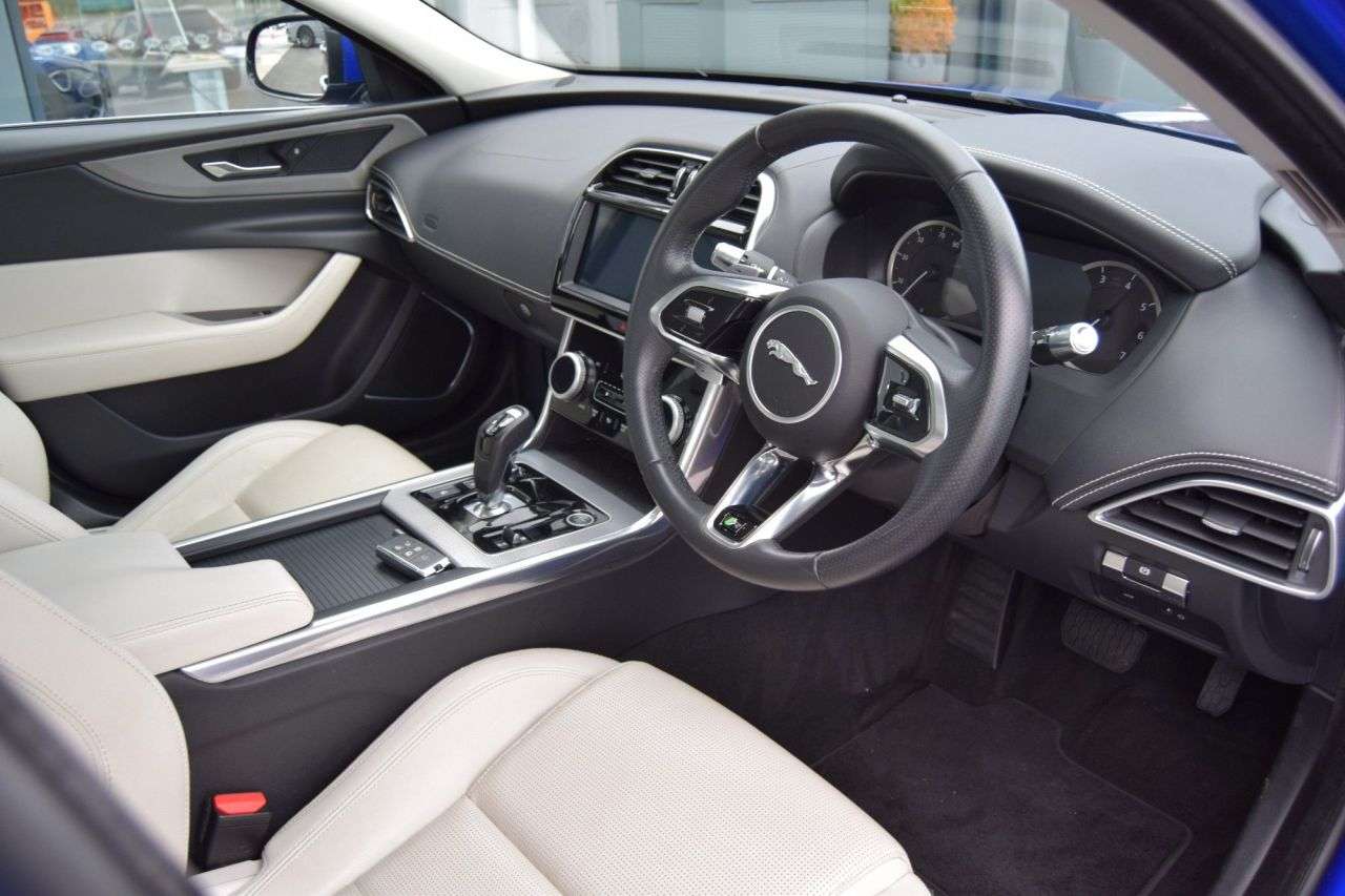 2019 JAGUAR XE 2019 JAGUAR XE