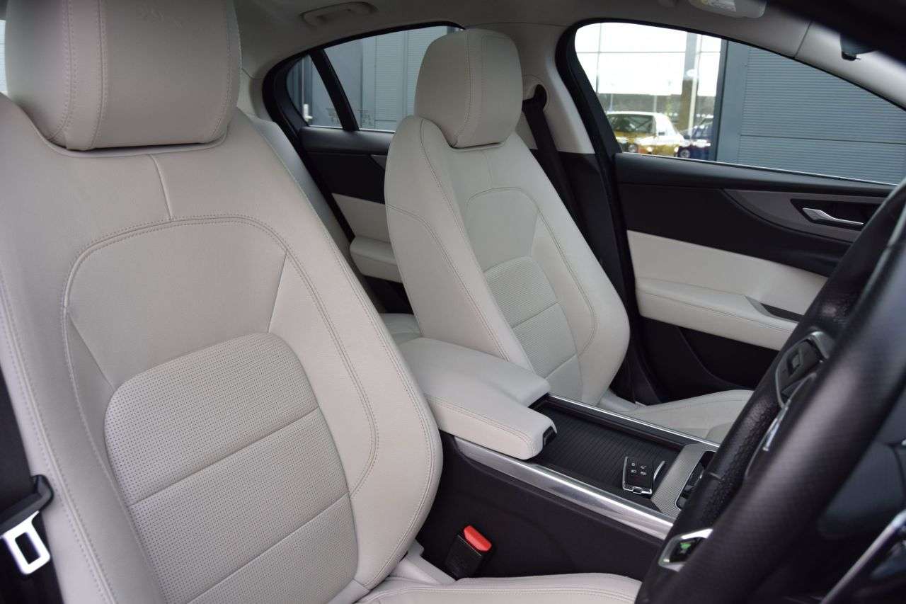 2019 JAGUAR XE 2019 JAGUAR XE