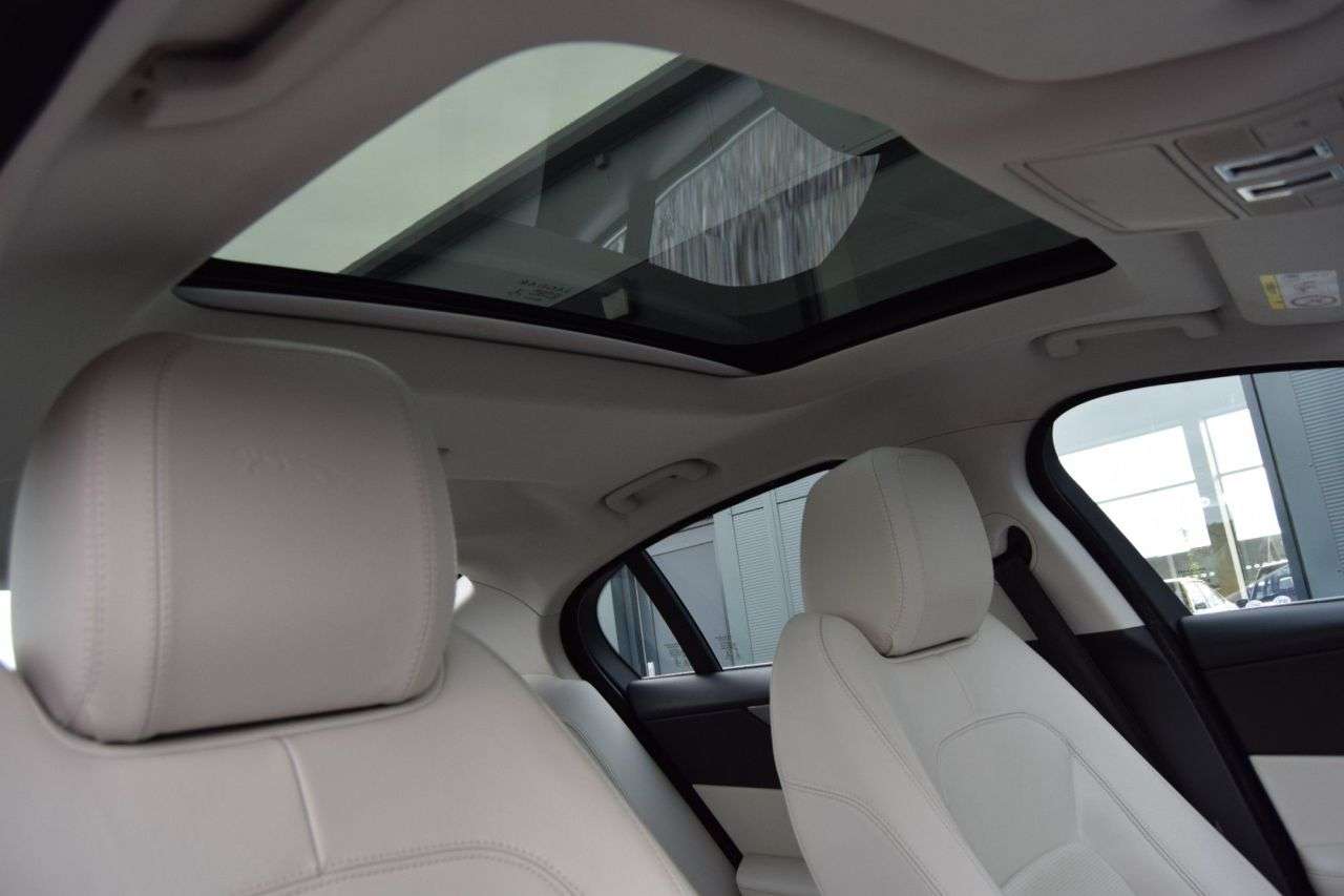 2019 JAGUAR XE 2019 JAGUAR XE