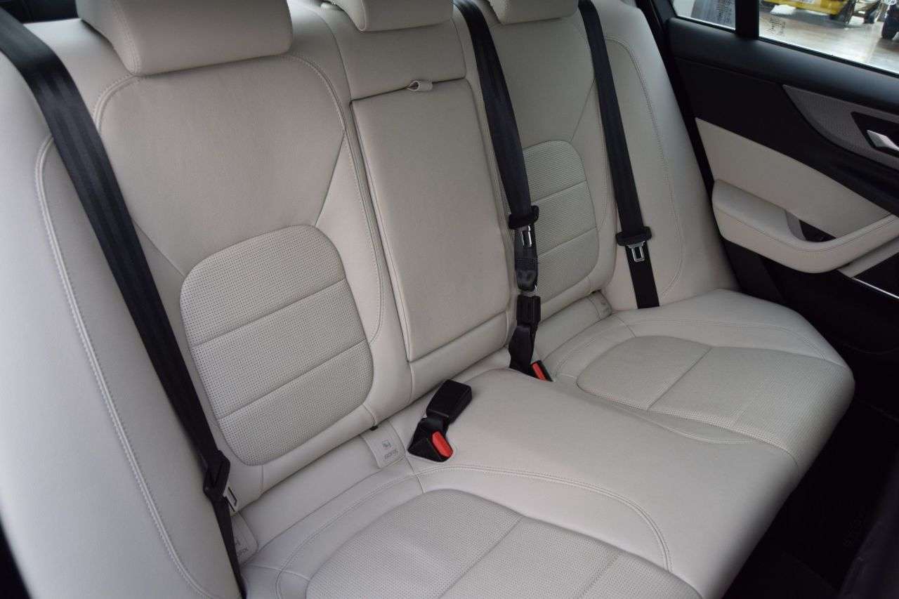 2019 JAGUAR XE 2019 JAGUAR XE