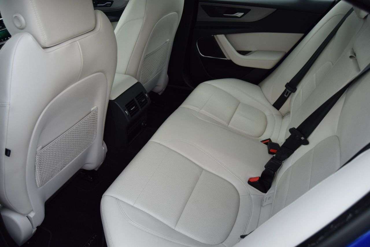 2019 JAGUAR XE 2019 JAGUAR XE