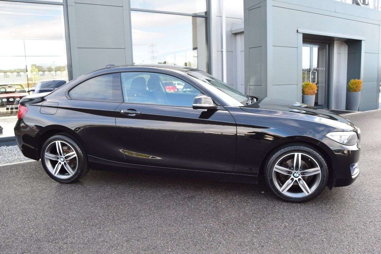 A 2016 BMW 2 SERIES 2.0 218d Sport Coupe 2dr Diesel Manual Euro 6 (s/s) (150 ps) A 2016 BMW 2 SERIES 2.0 218d Sport Coupe 2dr Diesel Manual Euro 6 (s/s) (150 ps)