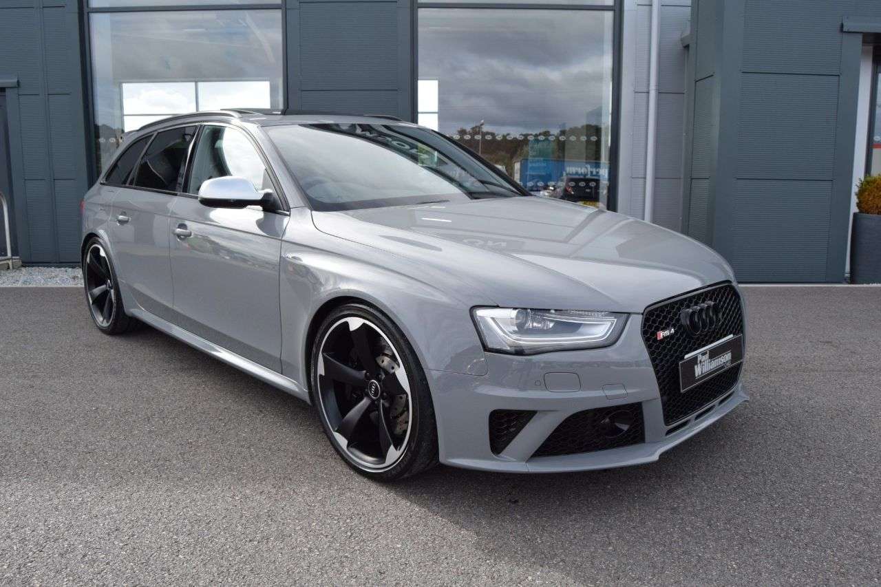 A 2014 AUDI RS4 AVANT 4.2 FSI V8 Estate 5dr Petrol S Tronic quattro Euro 5 (450 ps) A 2014 AUDI RS4 AVANT 4.2 FSI V8 Estate 5dr Petrol S Tronic quattro Euro 5 (450 ps)
