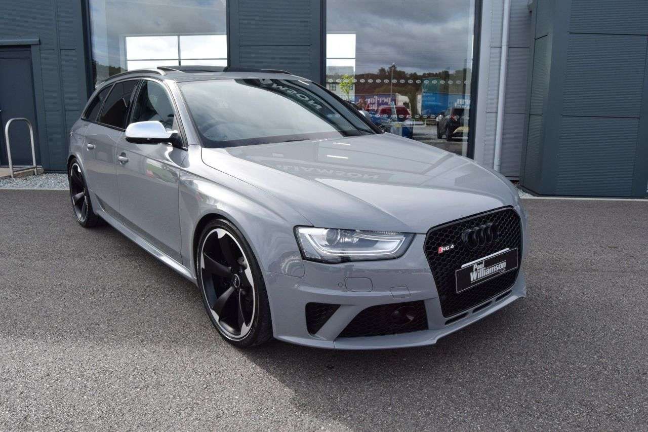 A 2014 AUDI RS4 AVANT 4.2 FSI V8 Estate 5dr Petrol S Tronic quattro Euro 5 (450 ps) A 2014 AUDI RS4 AVANT 4.2 FSI V8 Estate 5dr Petrol S Tronic quattro Euro 5 (450 ps)