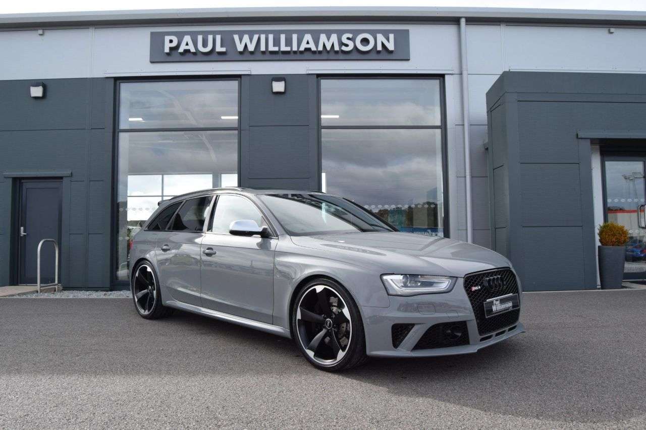 A 2014 AUDI RS4 AVANT 4.2 FSI V8 Estate 5dr Petrol S Tronic quattro Euro 5 (450 ps) A 2014 AUDI RS4 AVANT 4.2 FSI V8 Estate 5dr Petrol S Tronic quattro Euro 5 (450 ps)