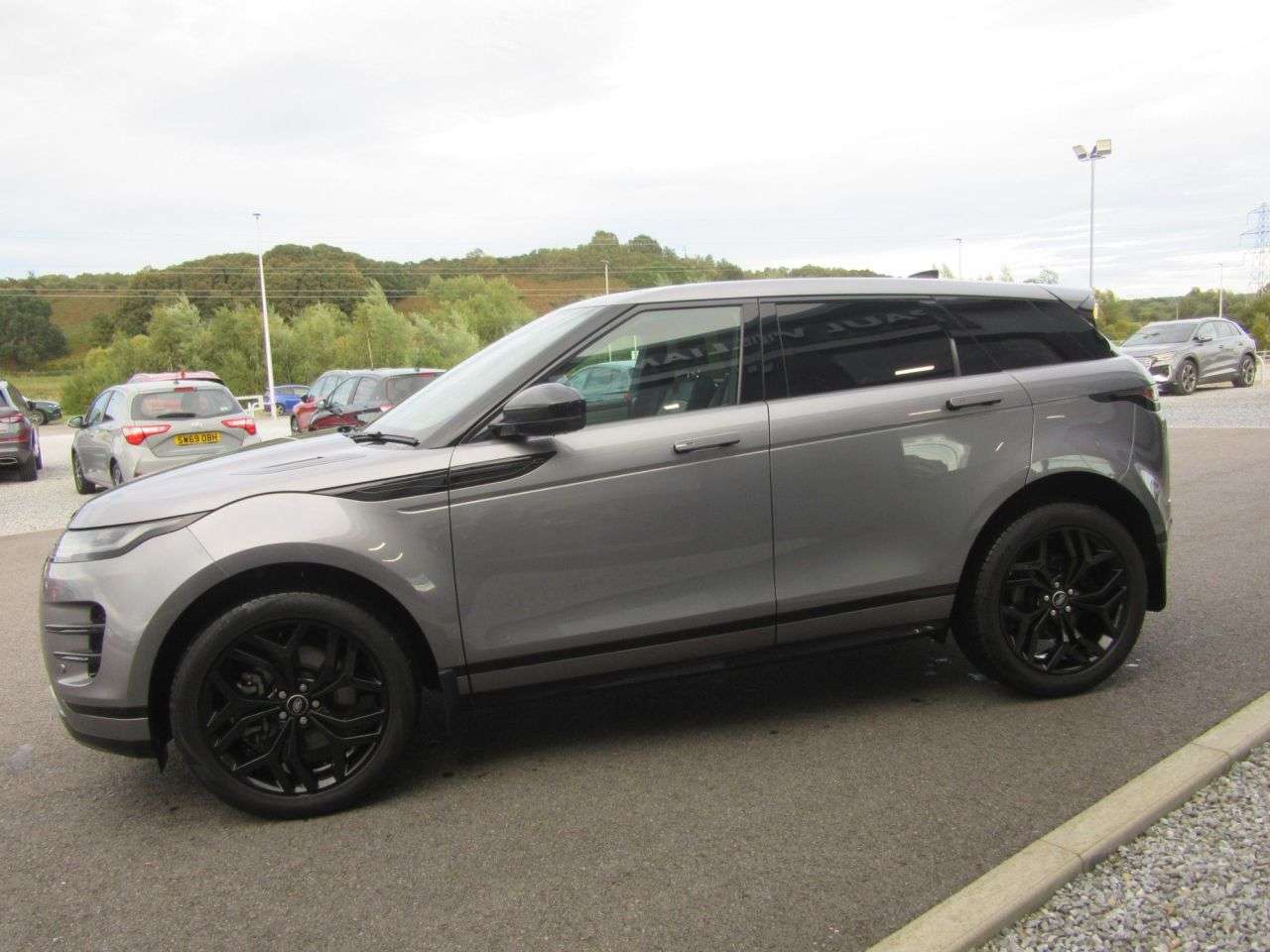 A 2026 LAND ROVER RANGE ROVER EVOQUE 2.0 P250 MHEV R-Dynamic SE SUV 5dr Petrol Auto 4WD Euro 6 (s/s) (249 ps) A 2026 LAND ROVER RANGE ROVER EVOQUE 2.0 P250 MHEV R-Dynamic SE SUV 5dr Petrol Auto 4WD Euro 6 (s/s) (249 ps)