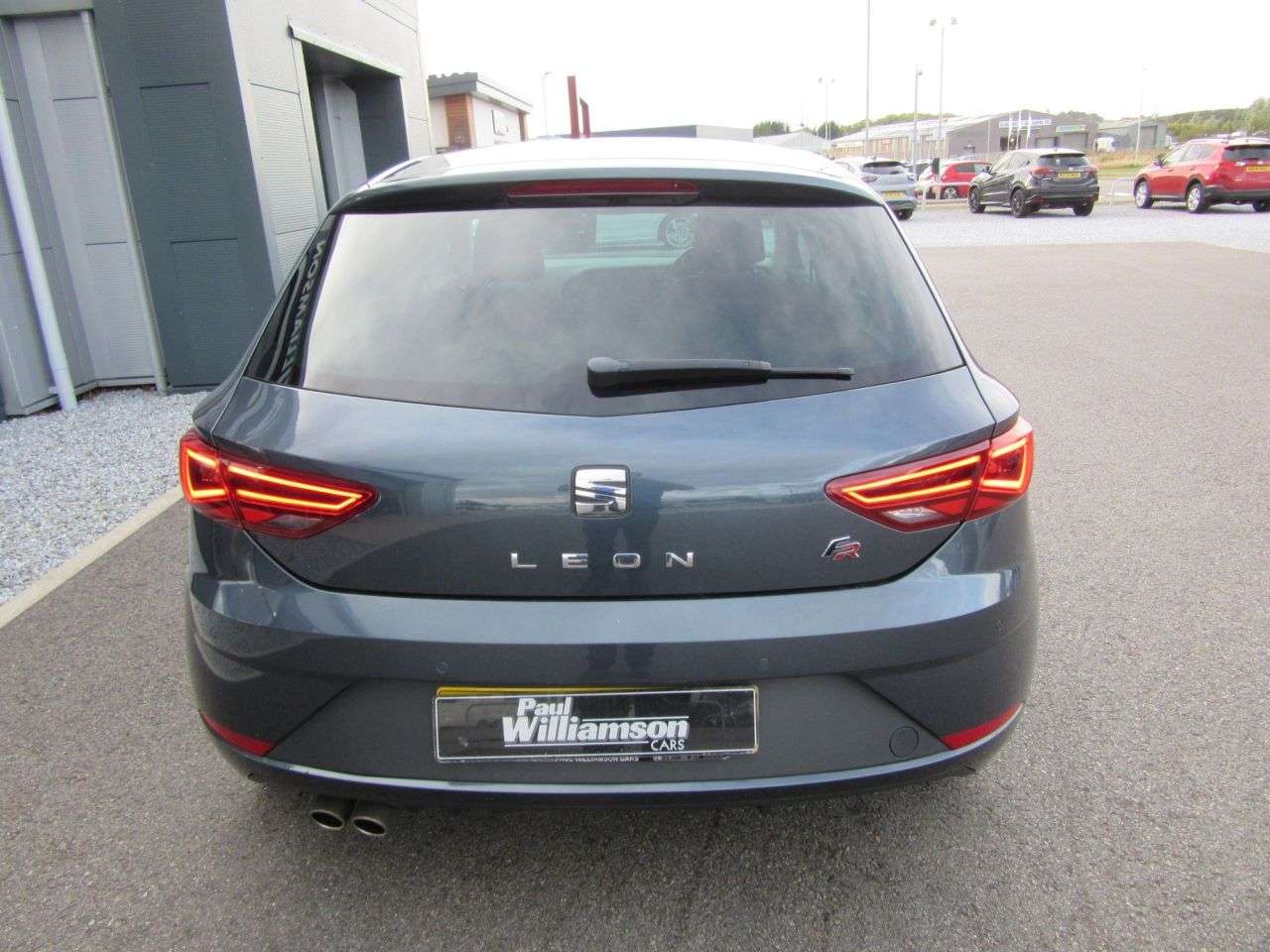 A 2019 SEAT LEON TSI EVO FR A 2019 SEAT LEON TSI EVO FR