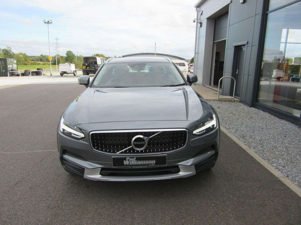 A 2019 VOLVO V90 CROSS COUNTRY 2.0 T5 Estate 5dr Petrol Auto AWD Euro 6 (s/s) (250 ps) A 2019 VOLVO V90 CROSS COUNTRY 2.0 T5 Estate 5dr Petrol Auto AWD Euro 6 (s/s) (250 ps)