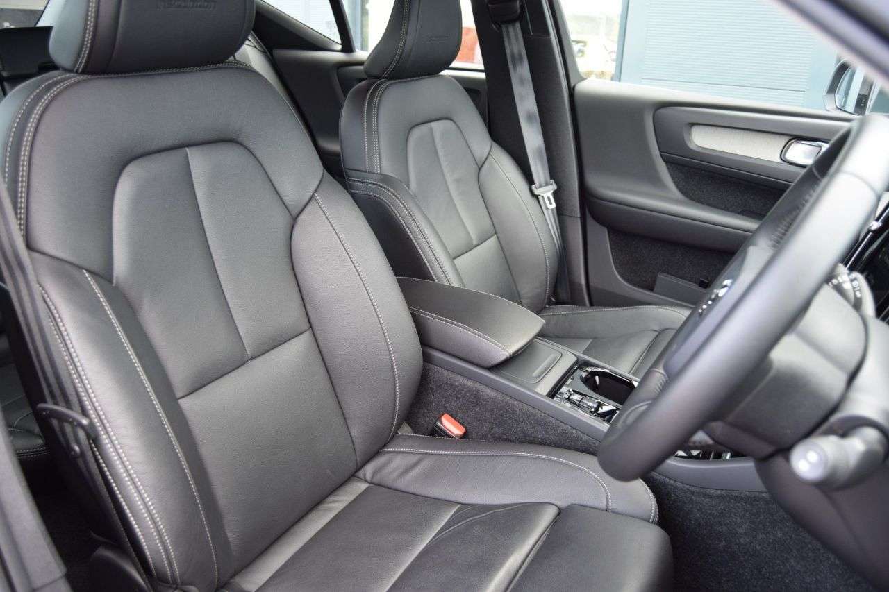 2026 VOLVO XC40 2026 VOLVO XC40