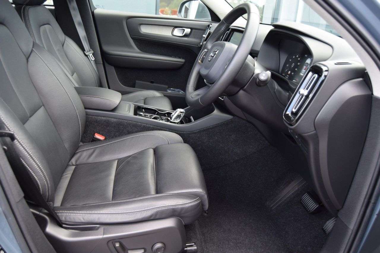 2026 VOLVO XC40 2026 VOLVO XC40