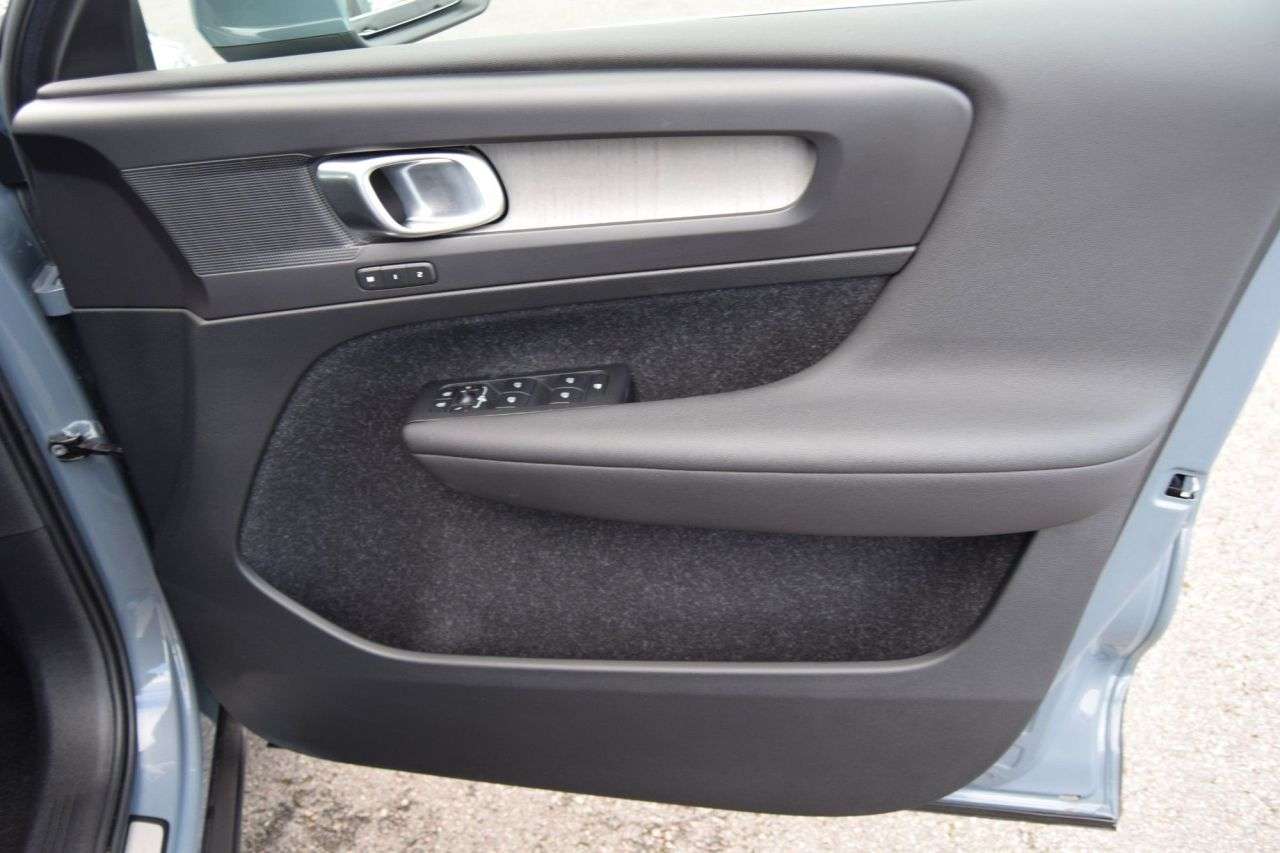 2026 VOLVO XC40 2026 VOLVO XC40