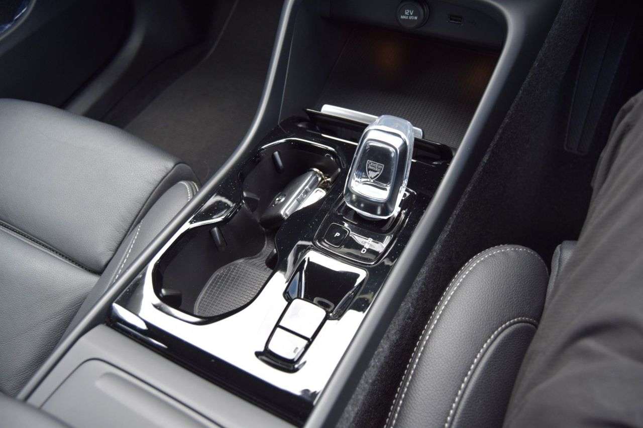 2026 VOLVO XC40 2026 VOLVO XC40