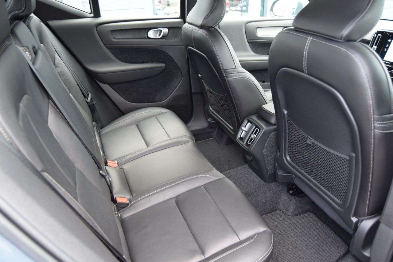 2026 VOLVO XC40 2026 VOLVO XC40