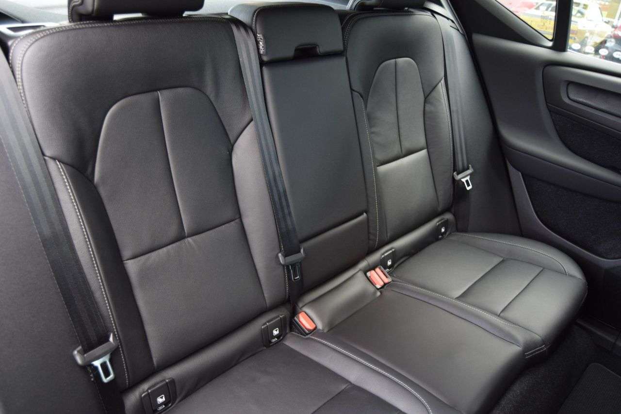 2026 VOLVO XC40 2026 VOLVO XC40