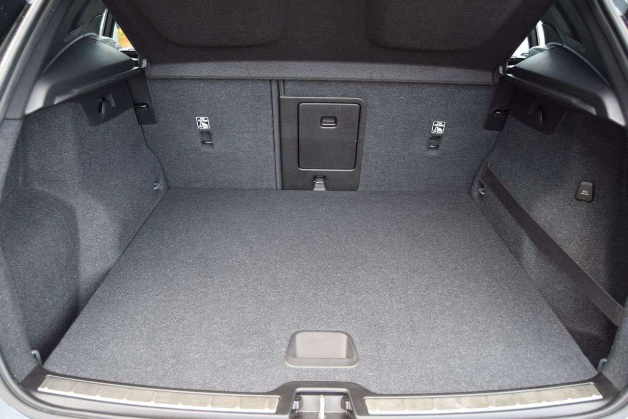 2026 VOLVO XC40 2026 VOLVO XC40