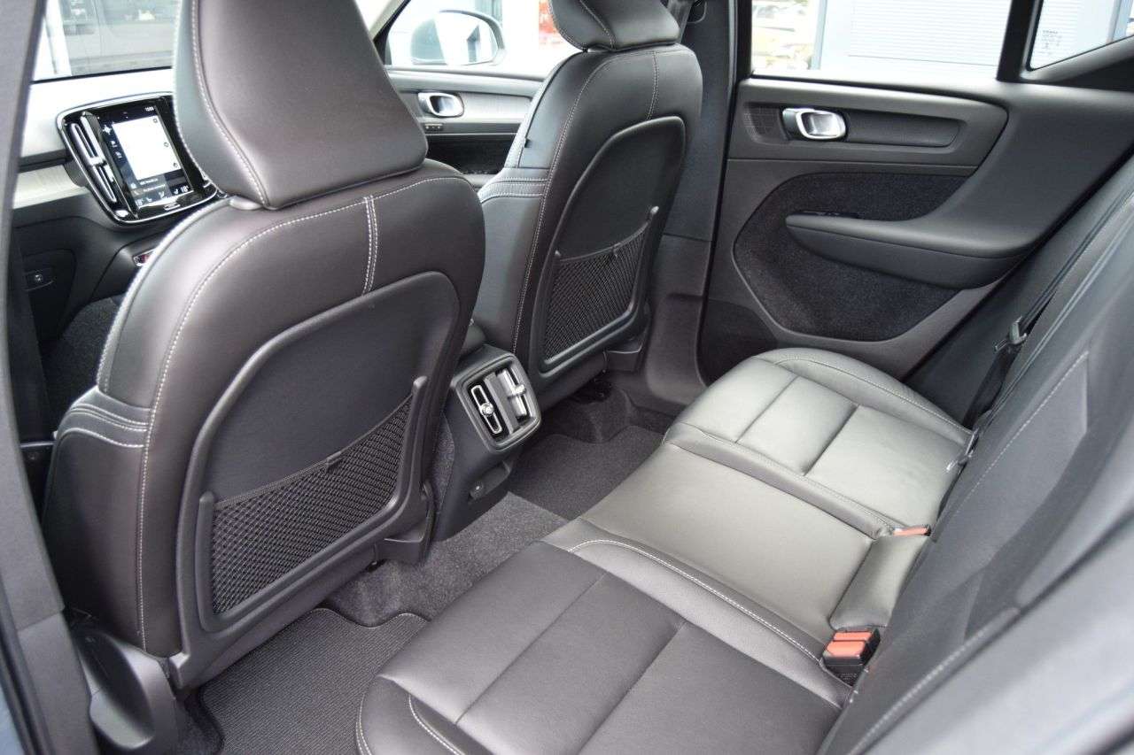 2026 VOLVO XC40 2026 VOLVO XC40