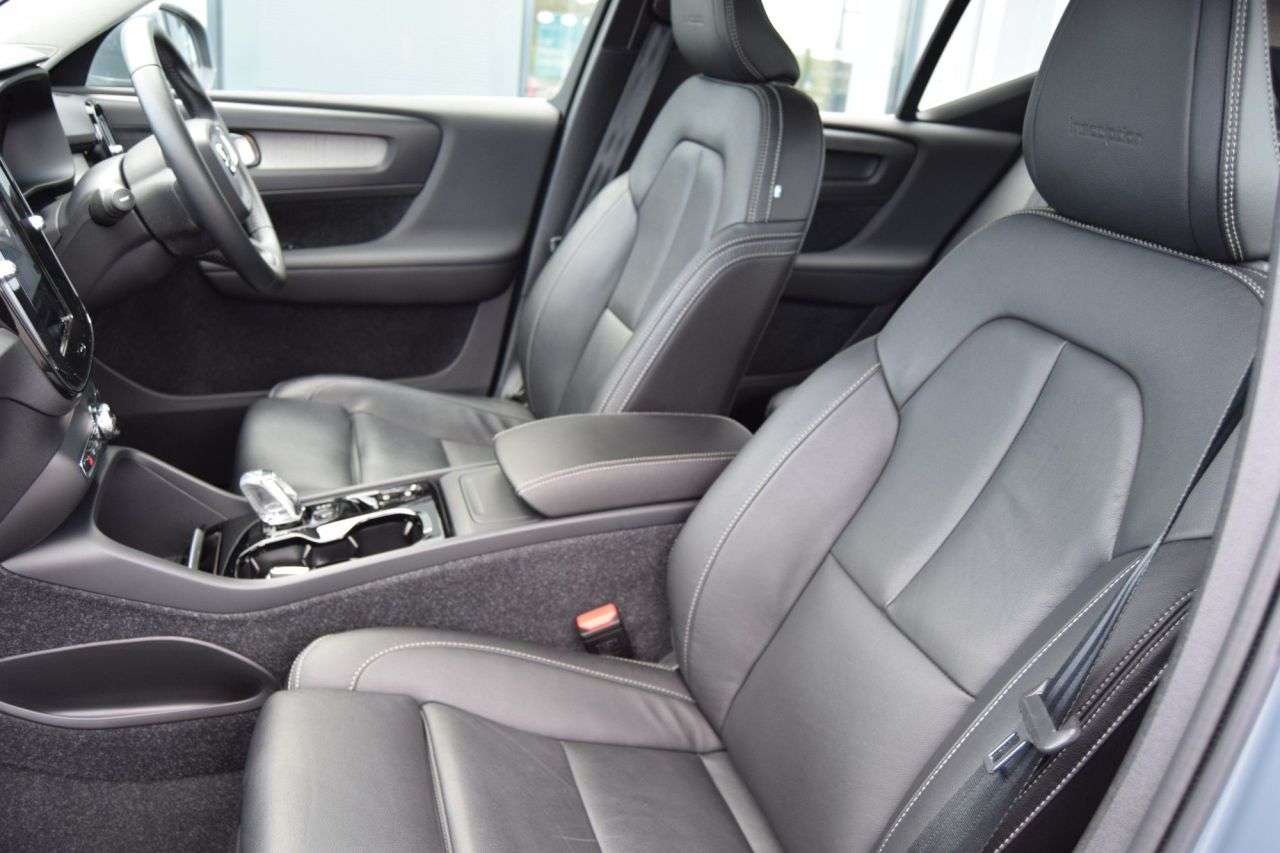 2026 VOLVO XC40 2026 VOLVO XC40