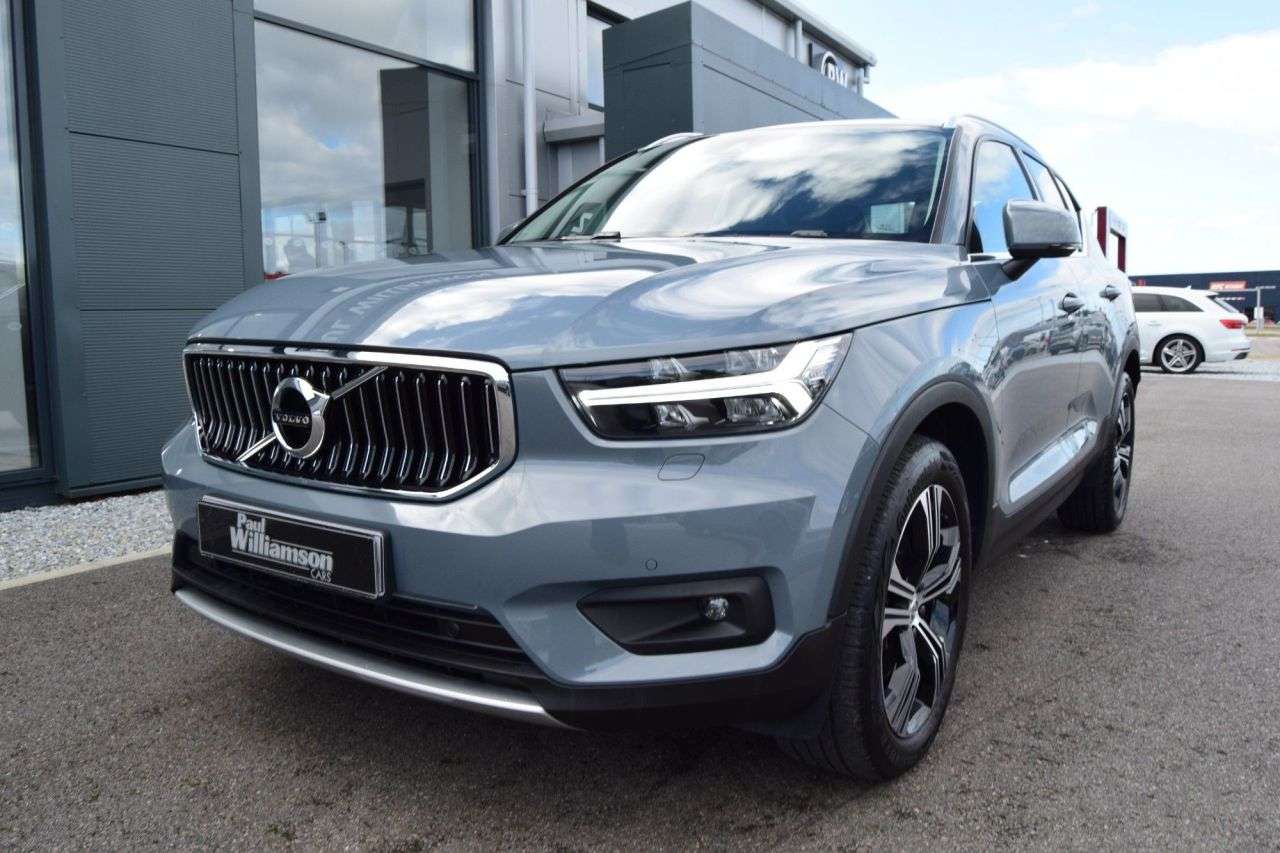 2026 VOLVO XC40 2026 VOLVO XC40