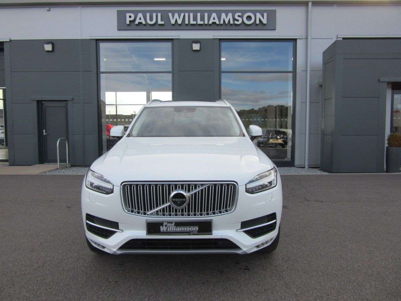 A 2015 VOLVO XC90 2.0 D5 Inscription SUV 5dr Diesel Geartronic 4WD Euro 6 (s/s) (225 ps) A 2015 VOLVO XC90 2.0 D5 Inscription SUV 5dr Diesel Geartronic 4WD Euro 6 (s/s) (225 ps)