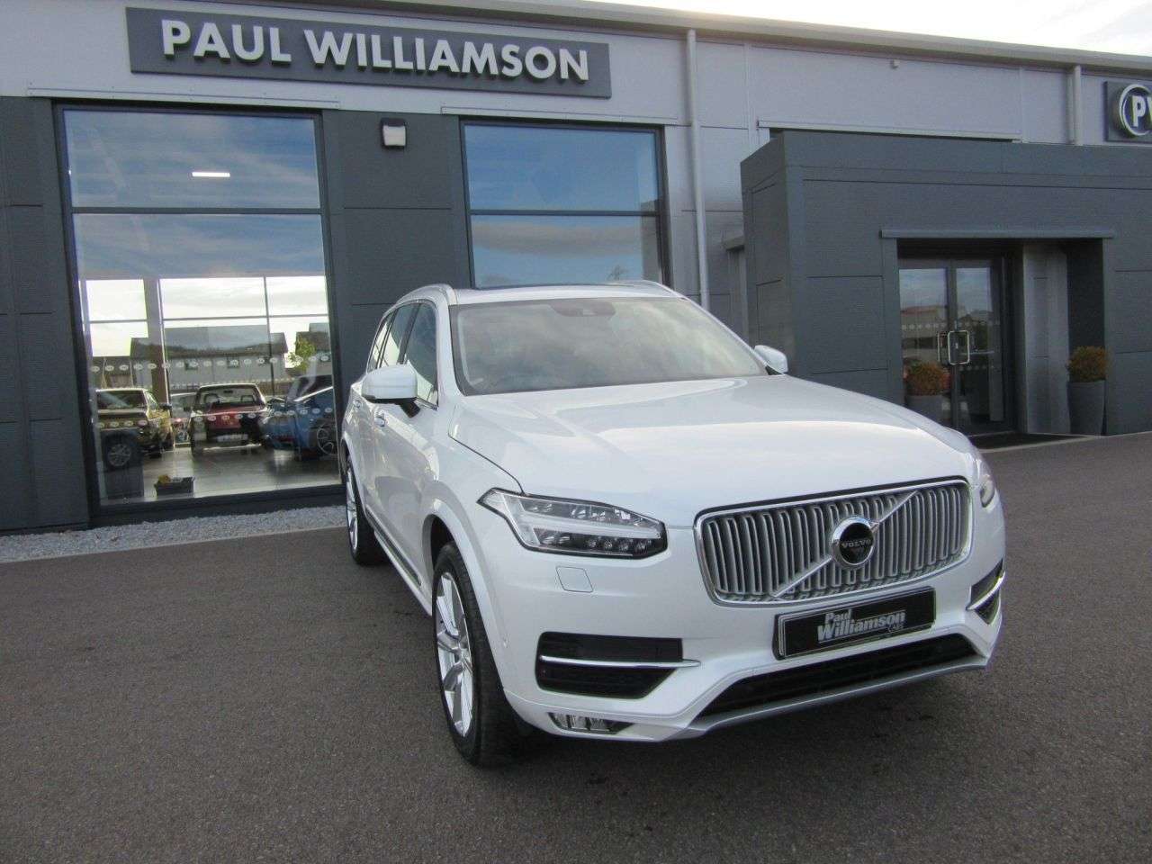 A 2015 VOLVO XC90 2.0 D5 Inscription SUV 5dr Diesel Geartronic 4WD Euro 6 (s/s) (225 ps) A 2015 VOLVO XC90 2.0 D5 Inscription SUV 5dr Diesel Geartronic 4WD Euro 6 (s/s) (225 ps)