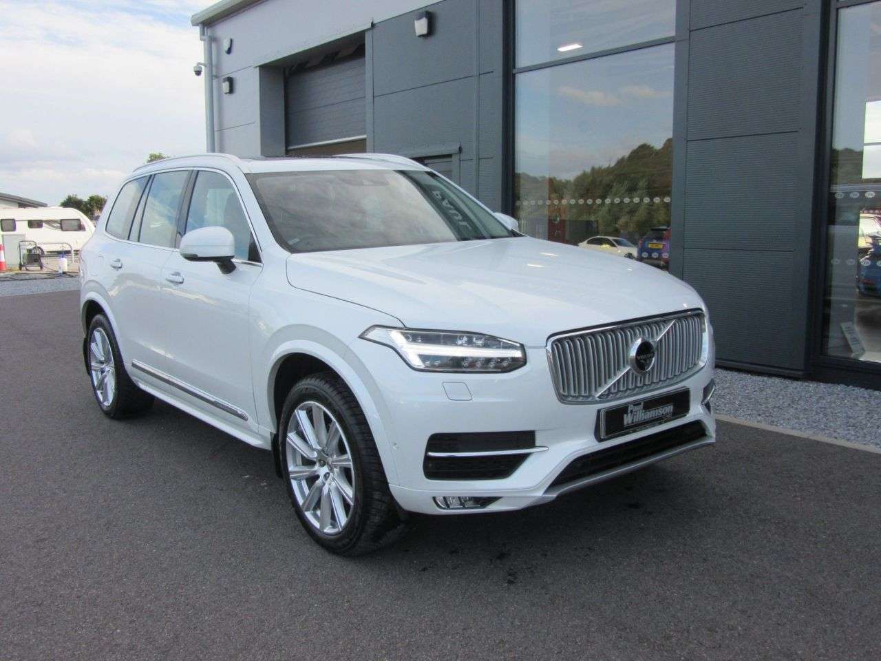 A 2015 VOLVO XC90 2.0 D5 Inscription SUV 5dr Diesel Geartronic 4WD Euro 6 (s/s) (225 ps) A 2015 VOLVO XC90 2.0 D5 Inscription SUV 5dr Diesel Geartronic 4WD Euro 6 (s/s) (225 ps)