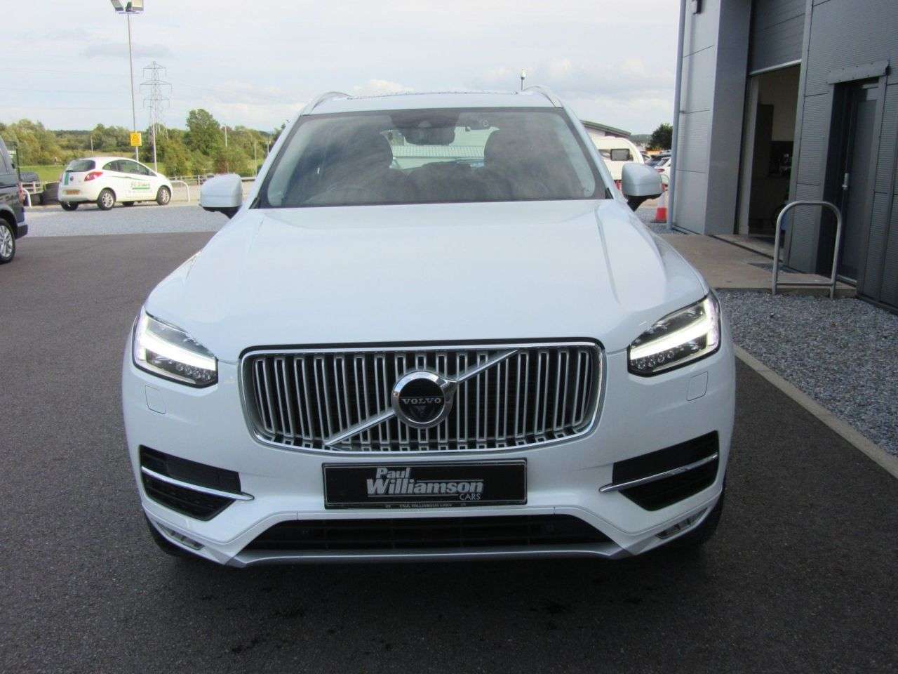 A 2015 VOLVO XC90 2.0 D5 Inscription SUV 5dr Diesel Geartronic 4WD Euro 6 (s/s) (225 ps) A 2015 VOLVO XC90 2.0 D5 Inscription SUV 5dr Diesel Geartronic 4WD Euro 6 (s/s) (225 ps)