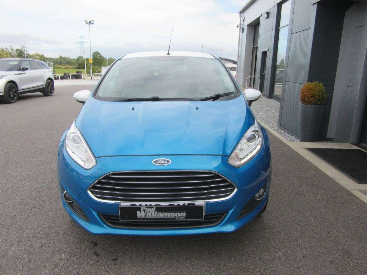A 2016 FORD FIESTA 1.25 Zetec Blue Edition Hatchback 5dr Petrol Manual Euro 6 (82 ps) A 2016 FORD FIESTA 1.25 Zetec Blue Edition Hatchback 5dr Petrol Manual Euro 6 (82 ps)