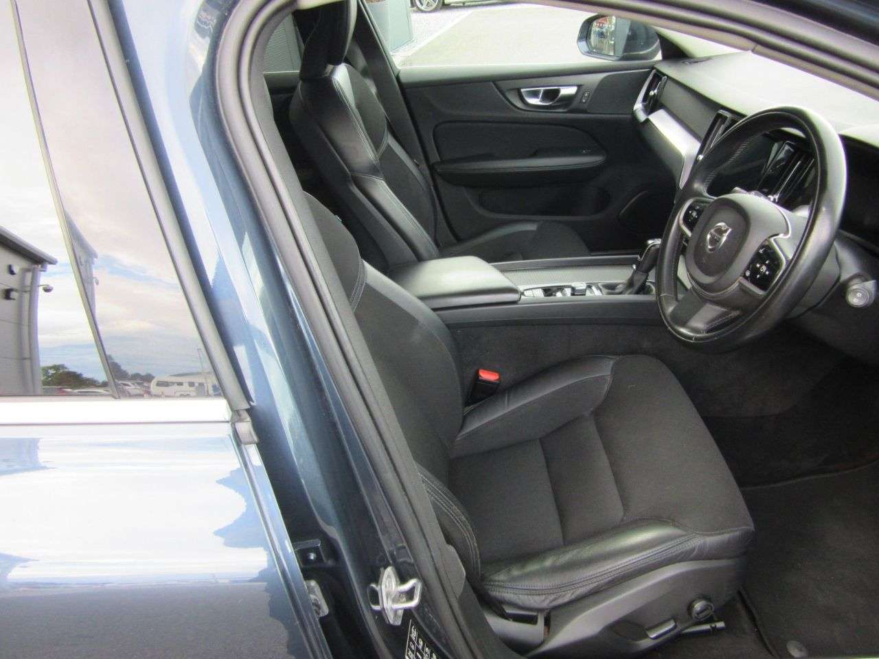 2018 VOLVO V60 2018 VOLVO V60