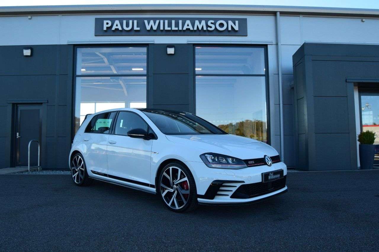A 2017 VOLKSWAGEN GOLF 2.0 TSI BlueMotion Tech GTI Clubsport 40 Hatchback 5dr Petrol DSG Euro 6 (s A 2017 VOLKSWAGEN GOLF 2.0 TSI BlueMotion Tech GTI Clubsport 40 Hatchback 5dr Petrol DSG Euro 6 (s