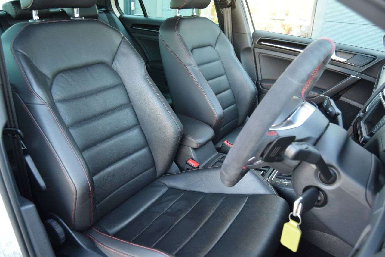2017 VOLKSWAGEN GOLF 2017 VOLKSWAGEN GOLF