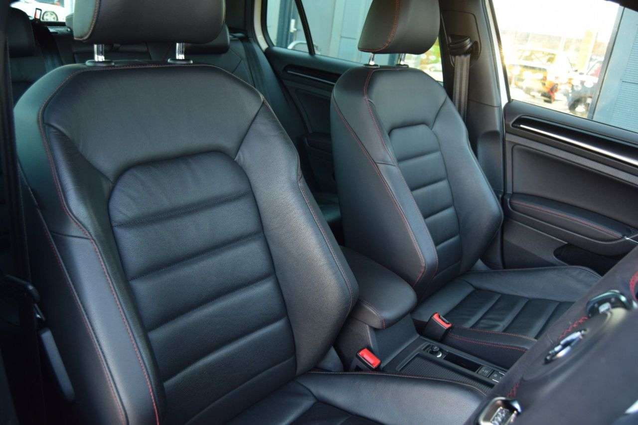 2017 VOLKSWAGEN GOLF 2017 VOLKSWAGEN GOLF