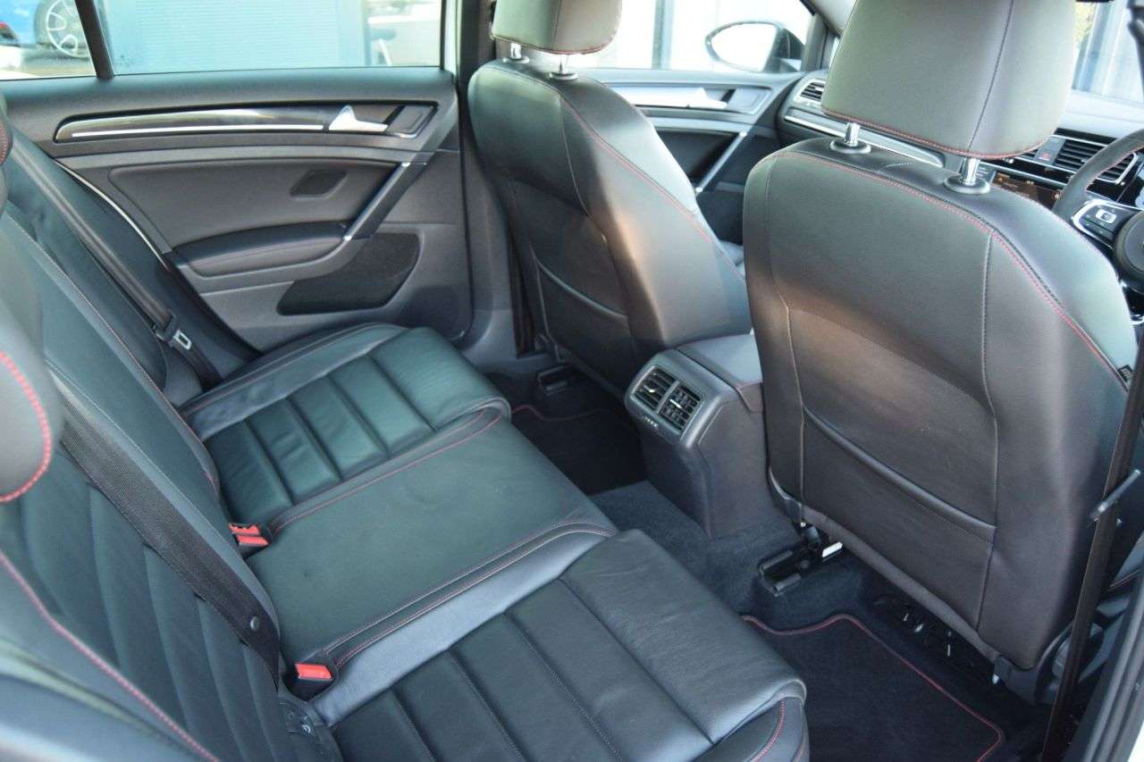 2017 VOLKSWAGEN GOLF 2017 VOLKSWAGEN GOLF