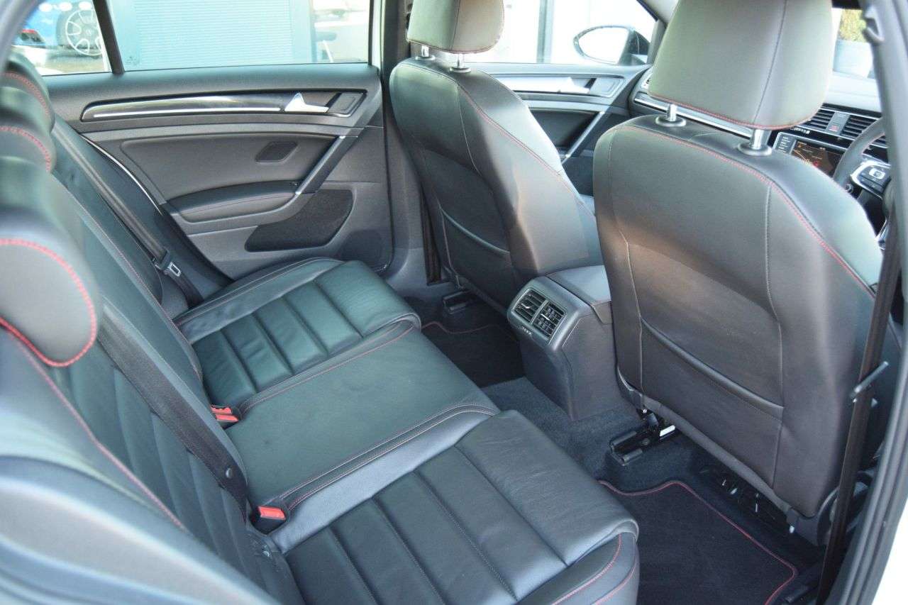 2017 VOLKSWAGEN GOLF 2017 VOLKSWAGEN GOLF