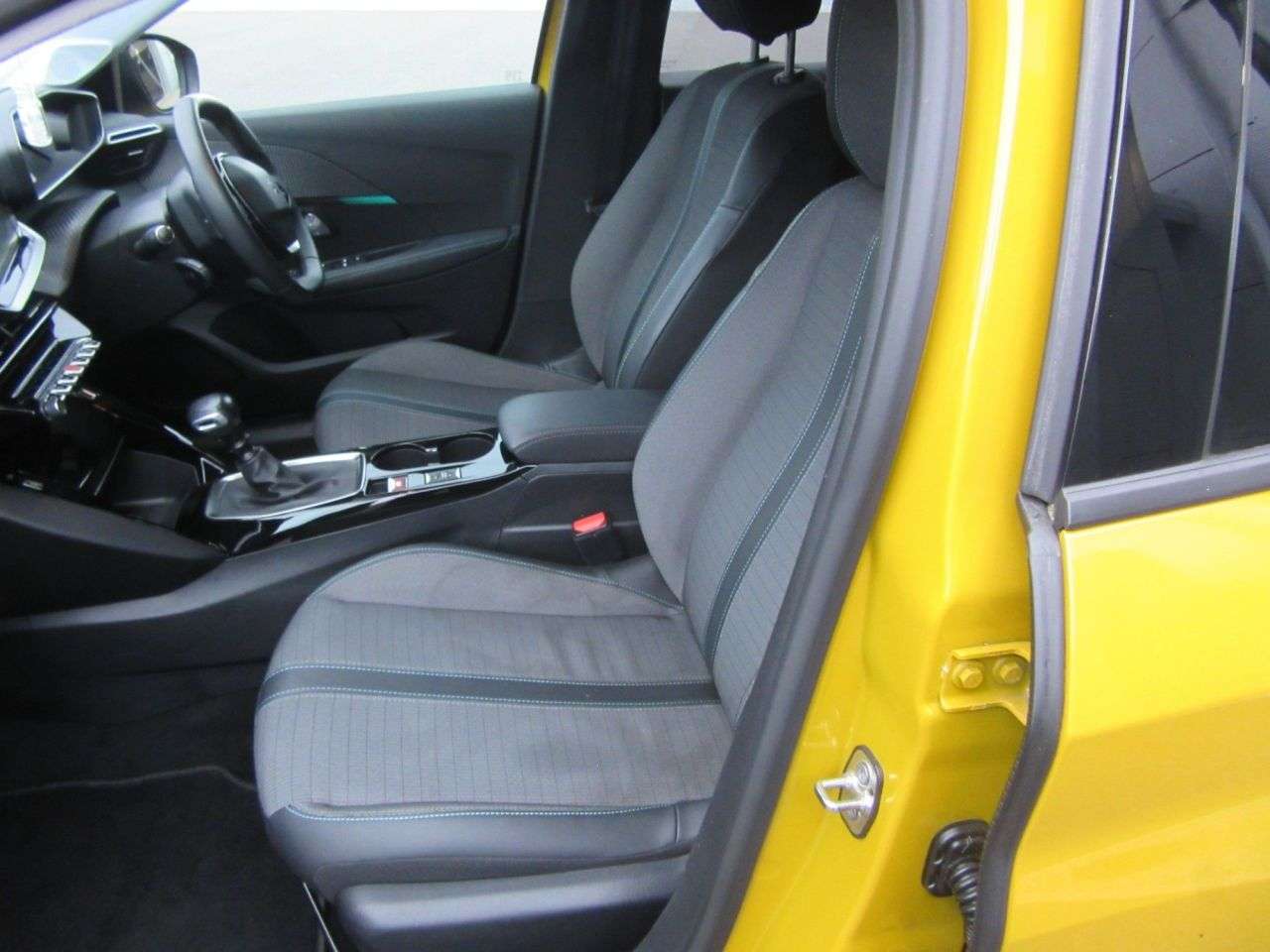 2021 PEUGEOT 208 2021 PEUGEOT 208